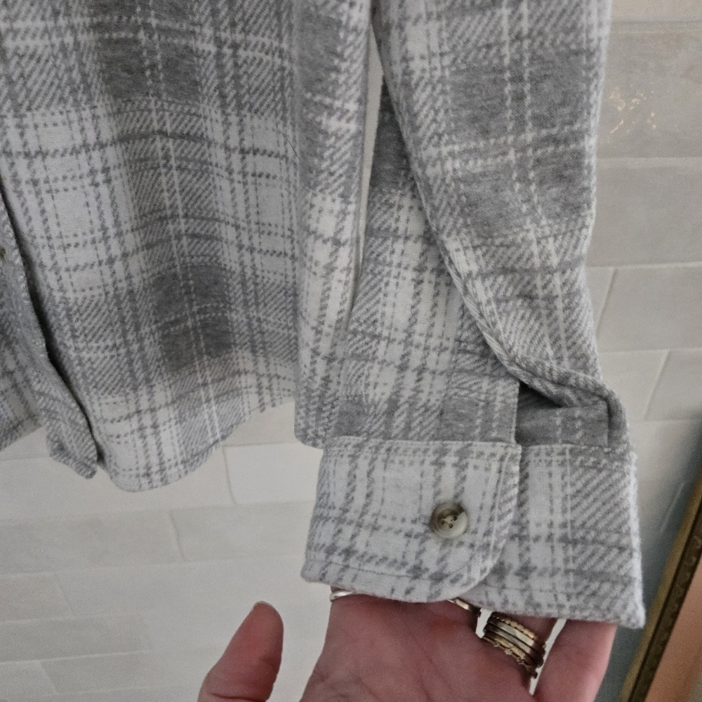 NEW Faherty Legend Sweater Shirt Button-Up Winter Clouds Plaid Gray Cream Med - Picture 3 of 13